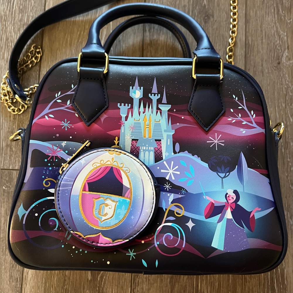 Cinderella Castle Series full size Loungefly Purse w/removable chain strap EUC